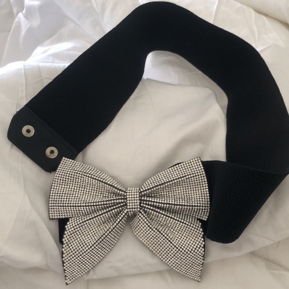 Black stretch belt. - Picture 9 of 9